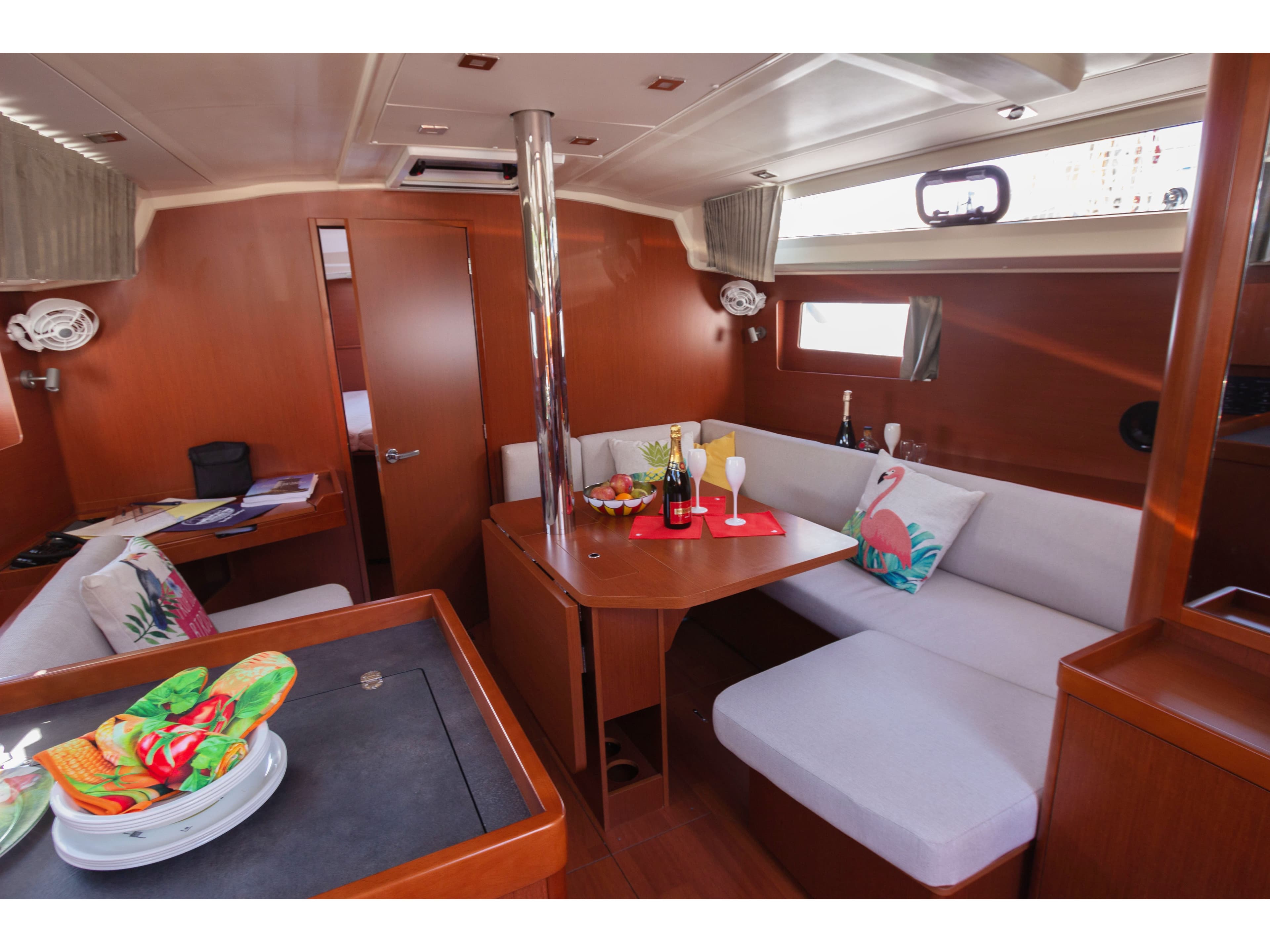 Beneteau Oceanis 41.1 Poison – bilde 2 av 8