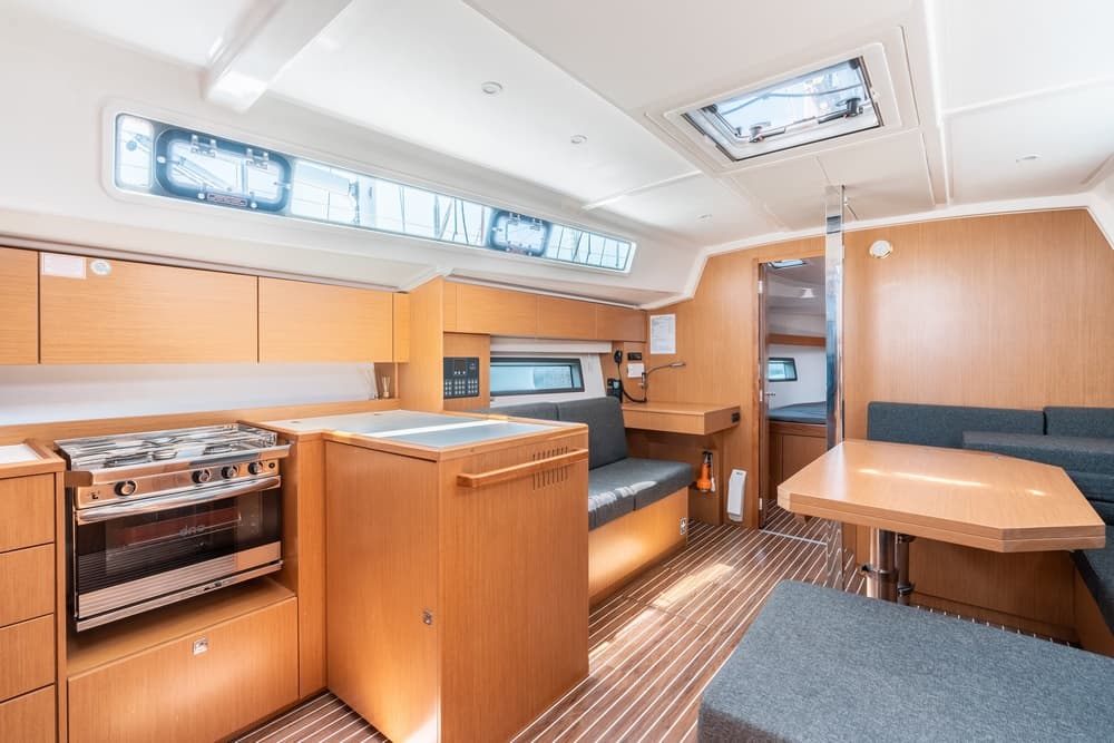 Bavaria C42 Harmonia – bilde 5 av 24