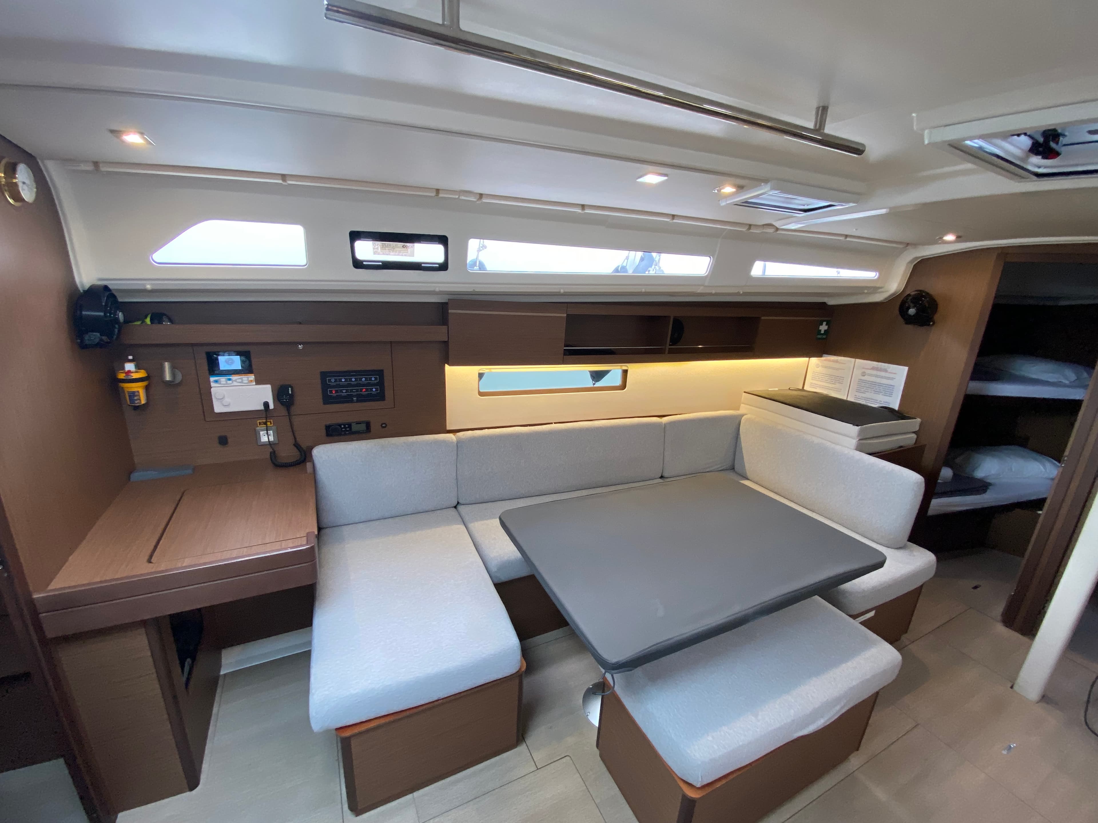 Beneteau Oceanis 40.1 Oceanis 40.1 (2022) RO – bilde 2 av 11