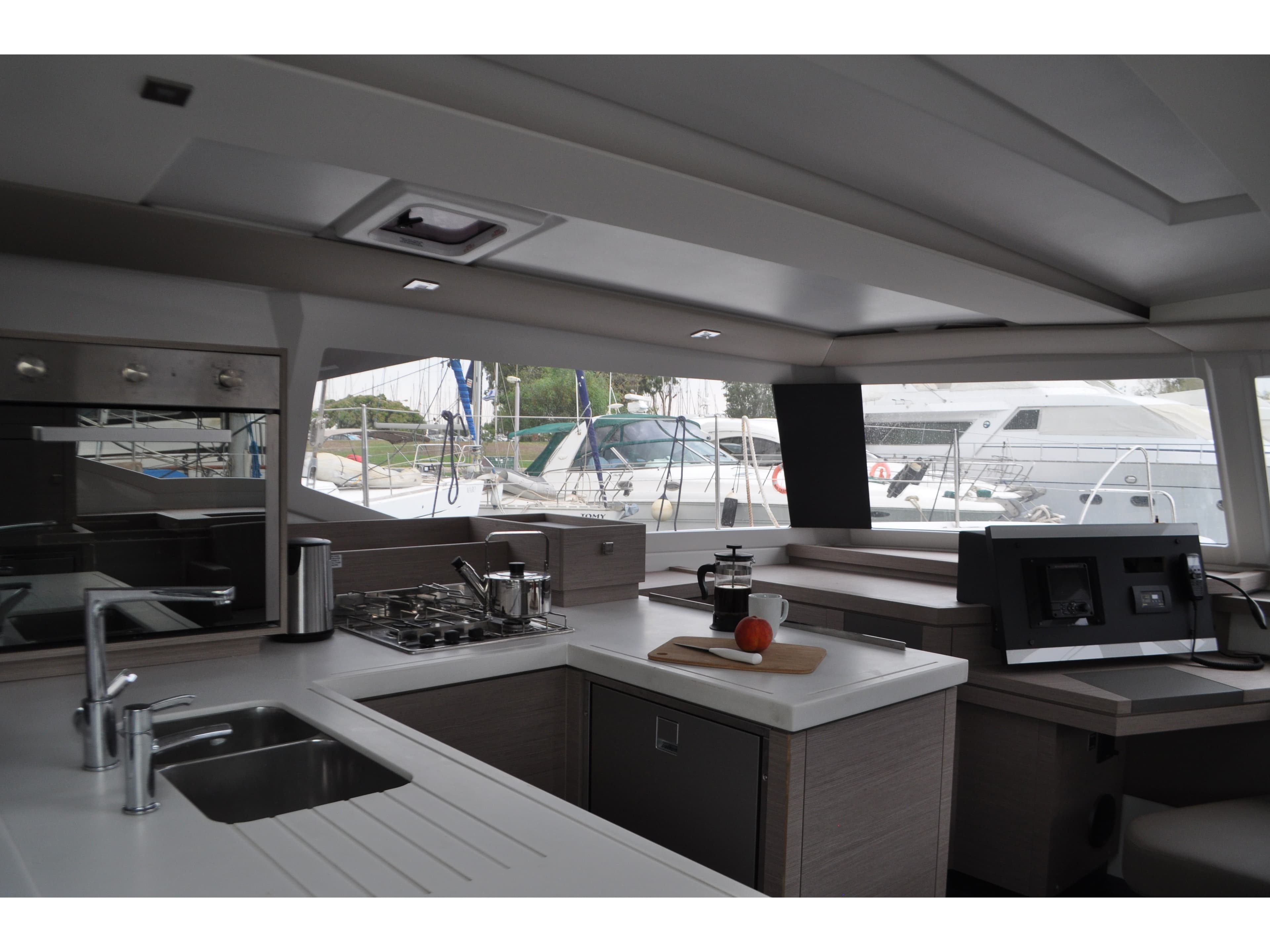 Fountaine Pajot Astréa 42 Nancy – bilde 4 av 17