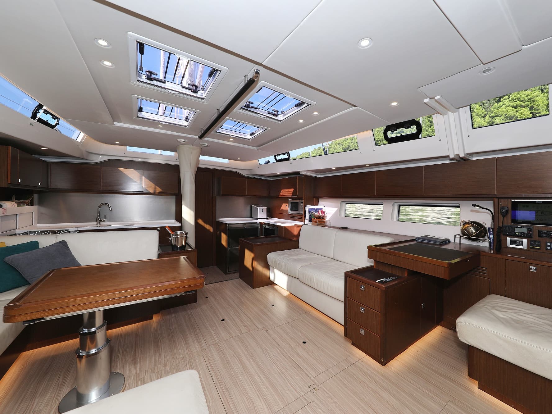 Bavaria Cruiser 57 Be luxe – bilde 2 av 26