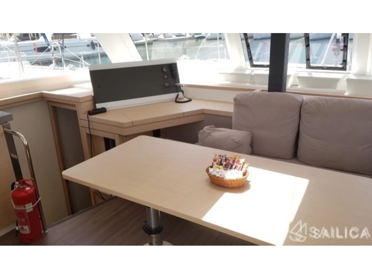 Fountaine Pajot Lucia 40 Premium – bilde 2 av 3