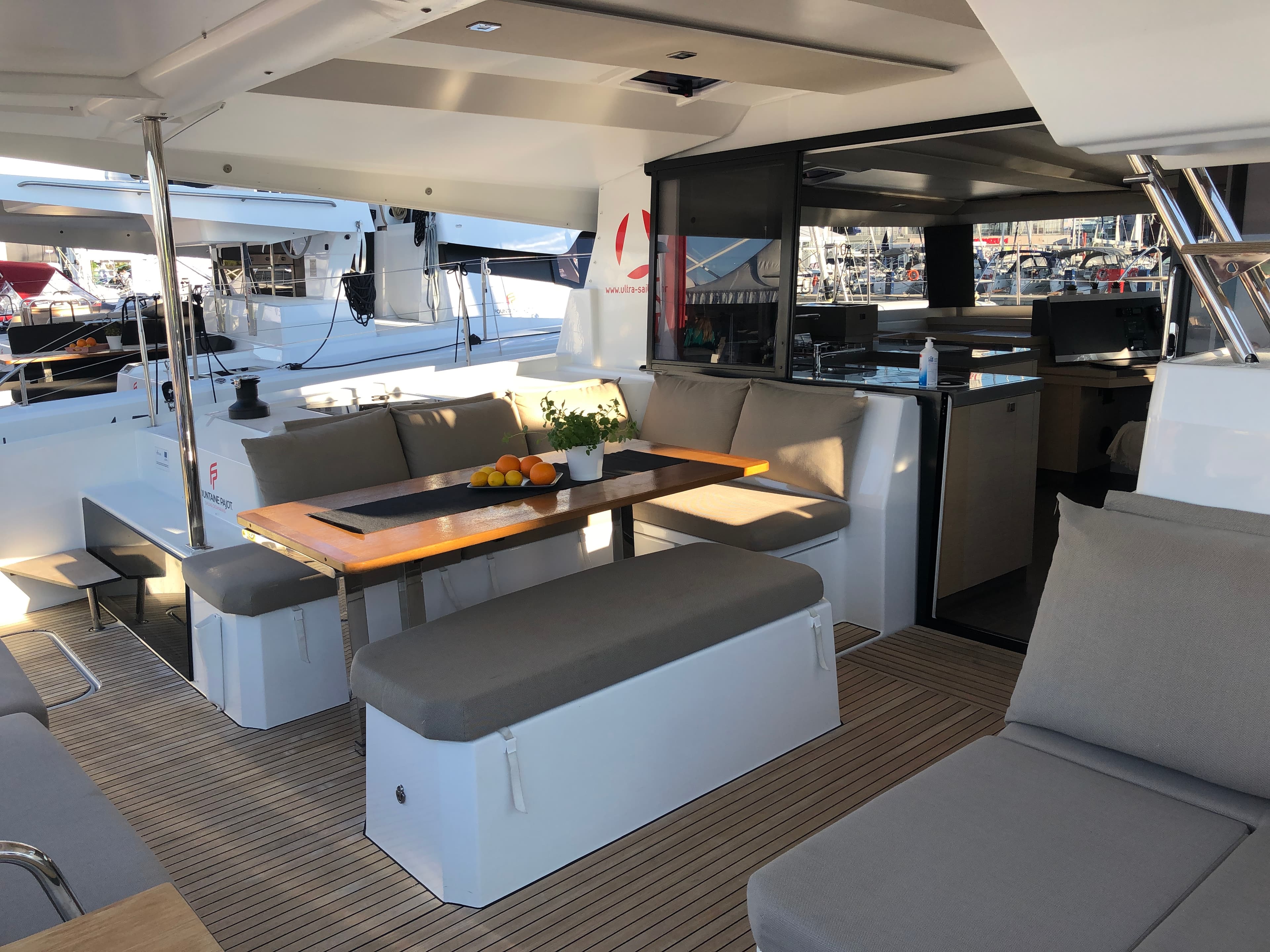 Fountaine Pajot Astréa 42 OCEAN RUNNER – bilde 4 av 18