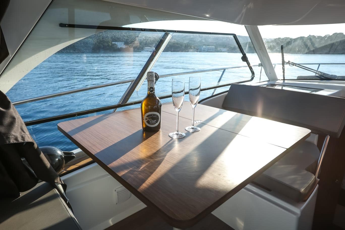 Beneteau Antares 9 OB M & N – bilde 5 av 15