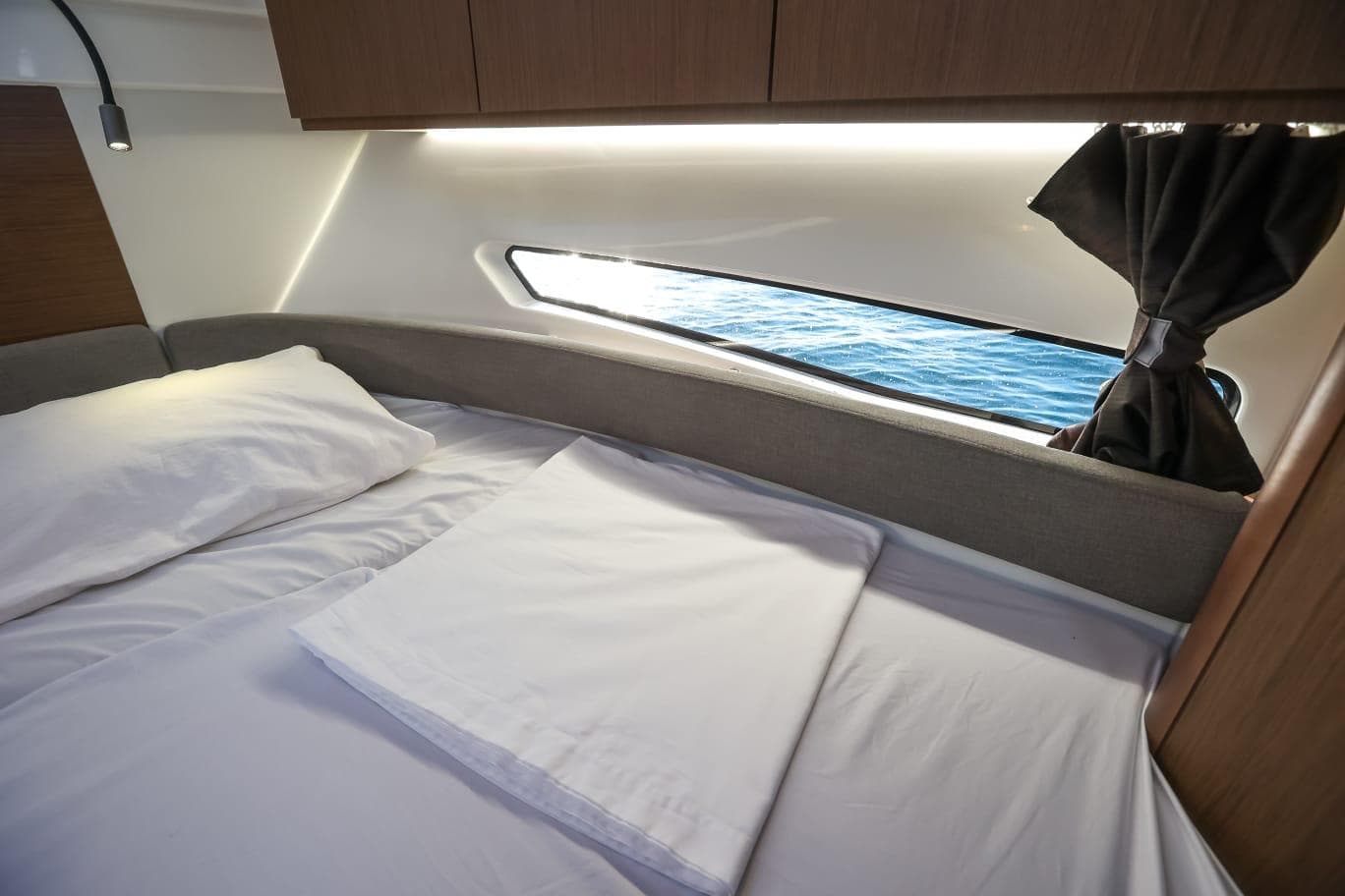 Beneteau Antares 9 OB M & N – bilde 2 av 15