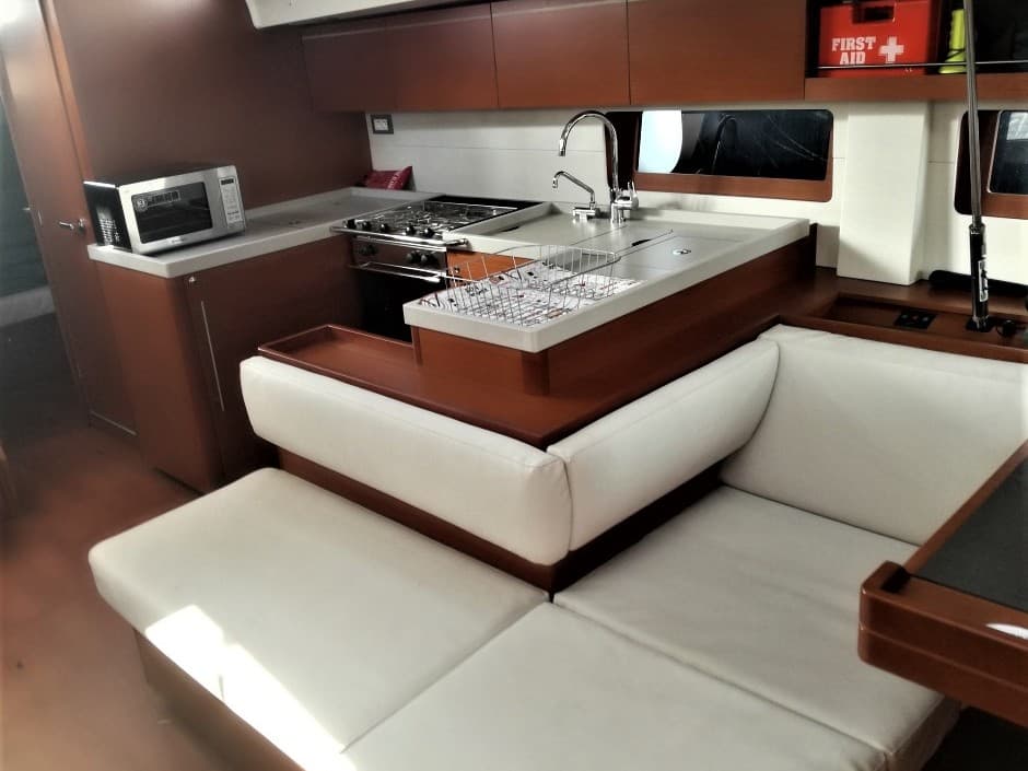 Beneteau Oceanis 51.1 Aeolian Muse – bilde 4 av 7