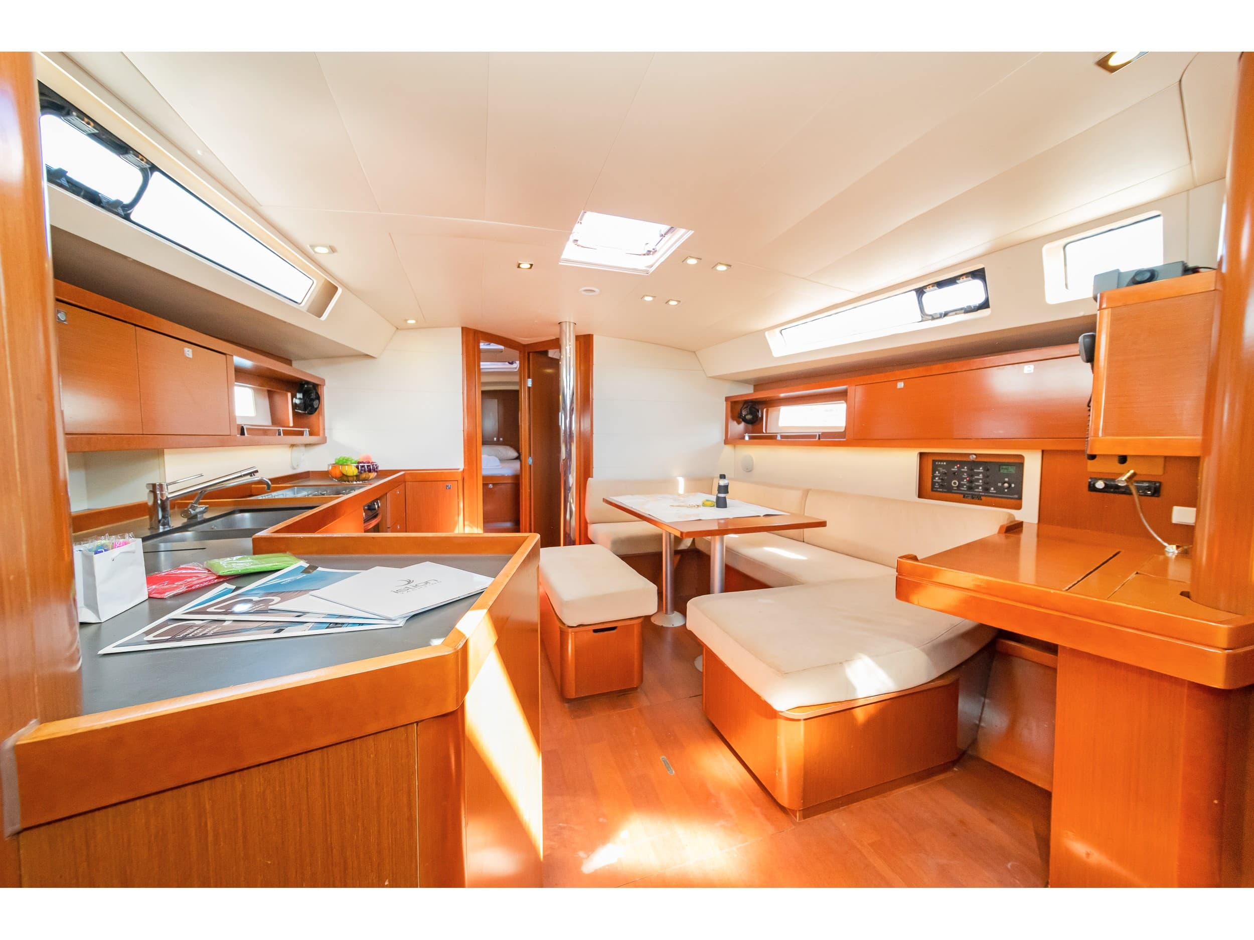 Beneteau Oceanis 45 Quantum – bilde 5 av 17
