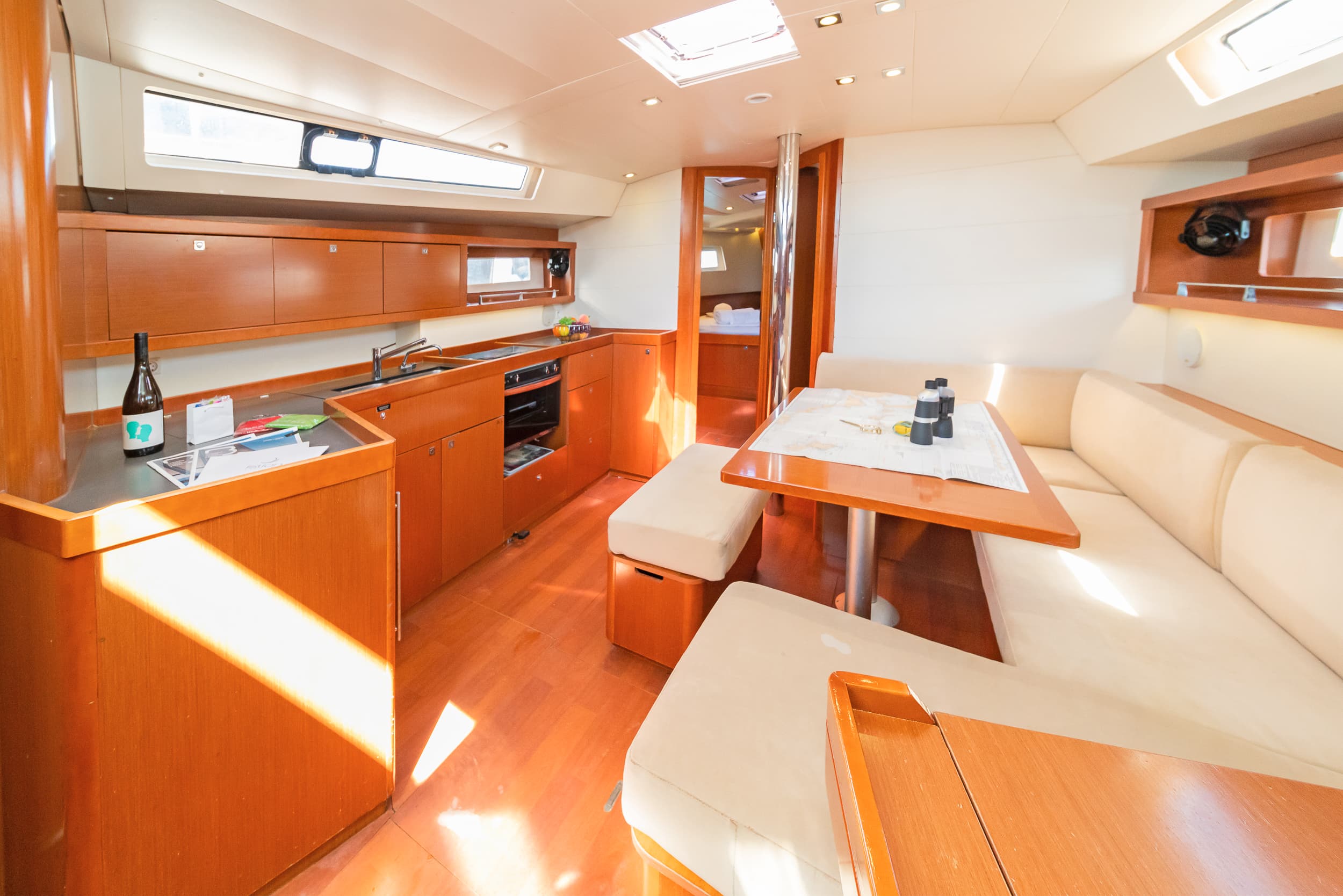 Beneteau Oceanis 45 Quantum – bilde 4 av 17