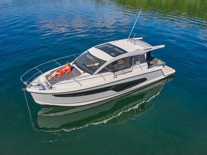 Sealine C335 Min Maity