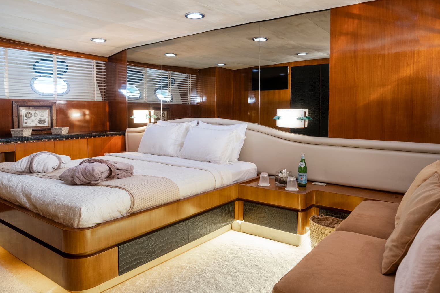 Cantieri Akhir 27 Shiva – bilde 2 av 44