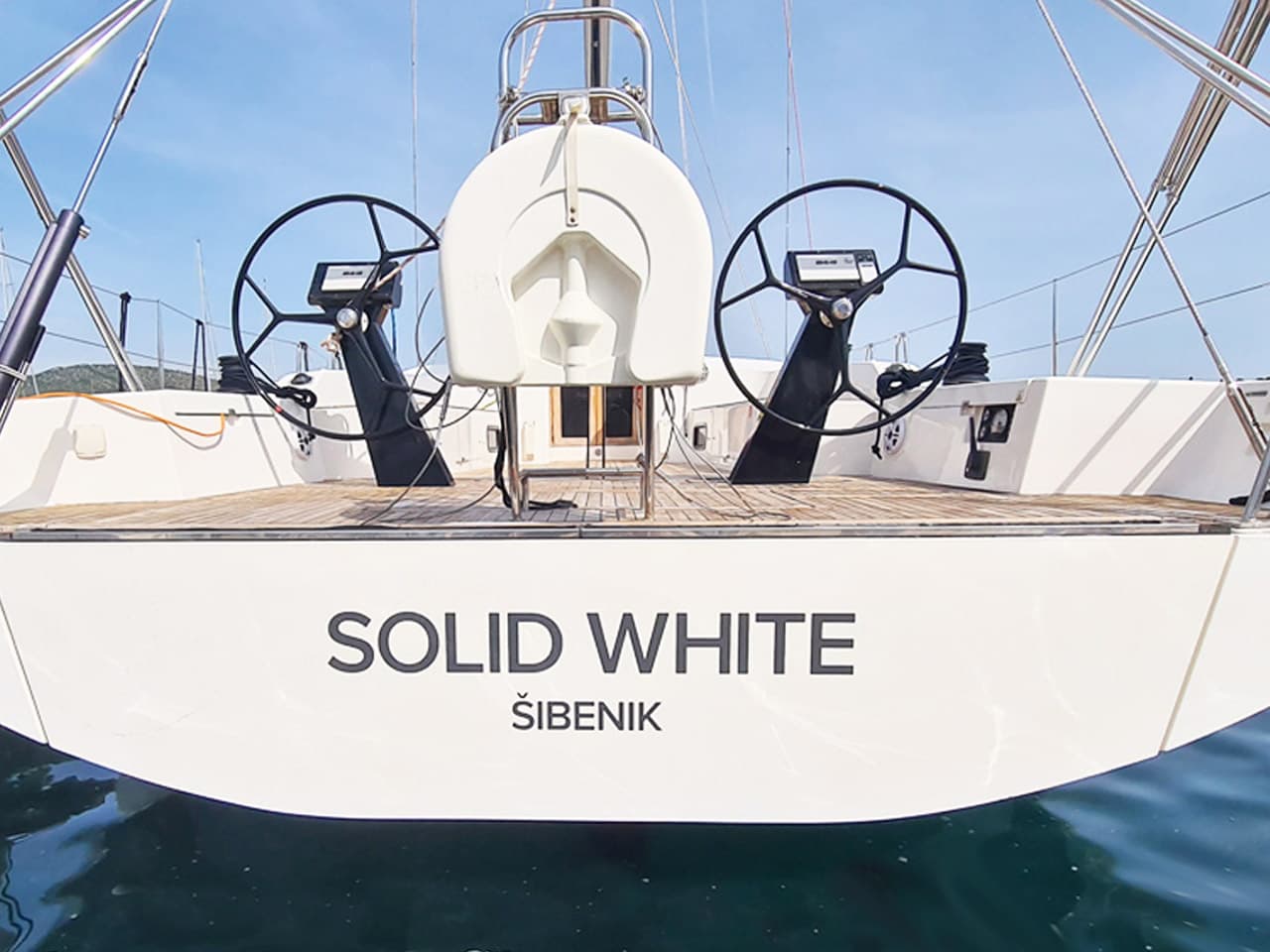 More 55 Solid White – bilde 2 av 18