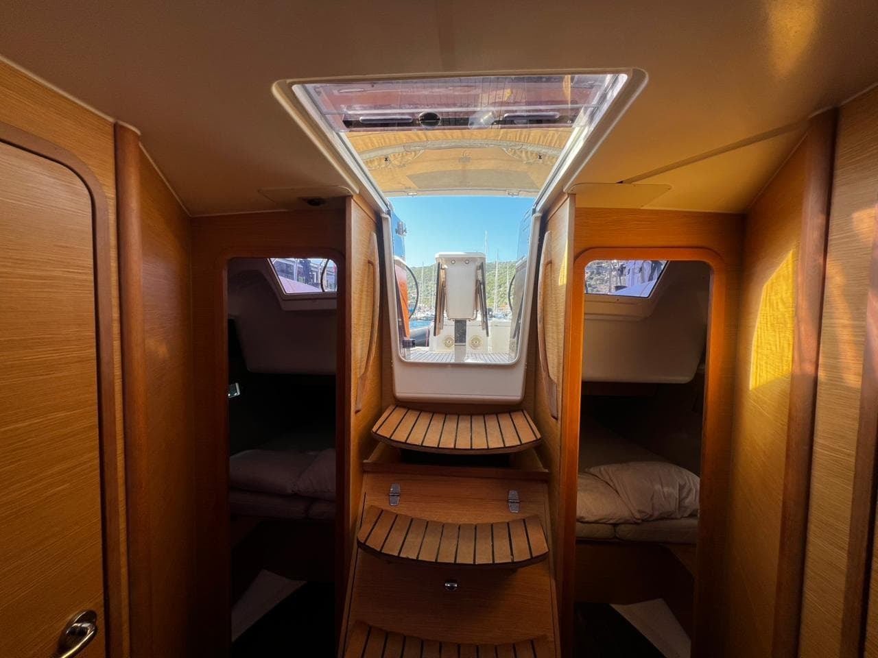 Dufour 390 Grand Large Maestro ( The boat is located in the Port of Sivota, Lefkada ) – bilde 5 av 15