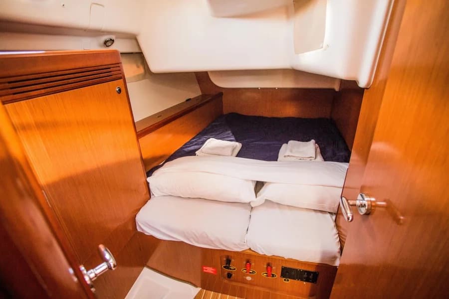 Beneteau Oceanis 43 Starcat – bilde 3 av 8