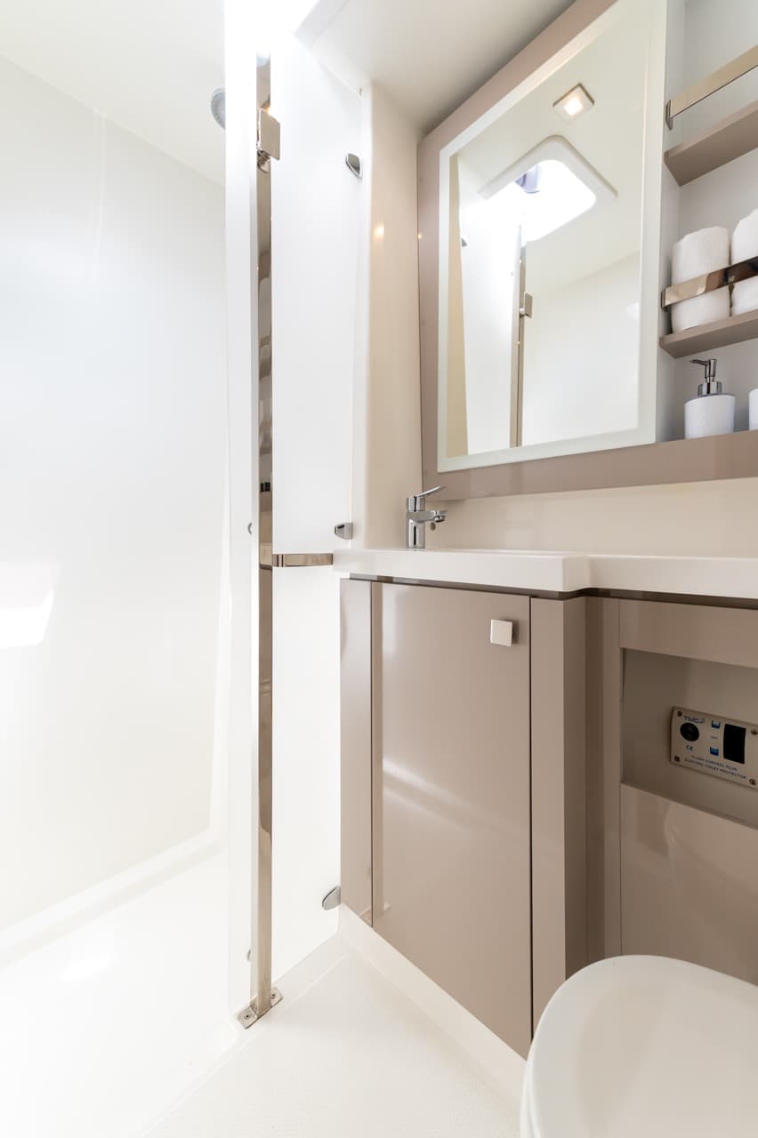Fountaine Pajot Saona 47 White Coral – bilde 2 av 12