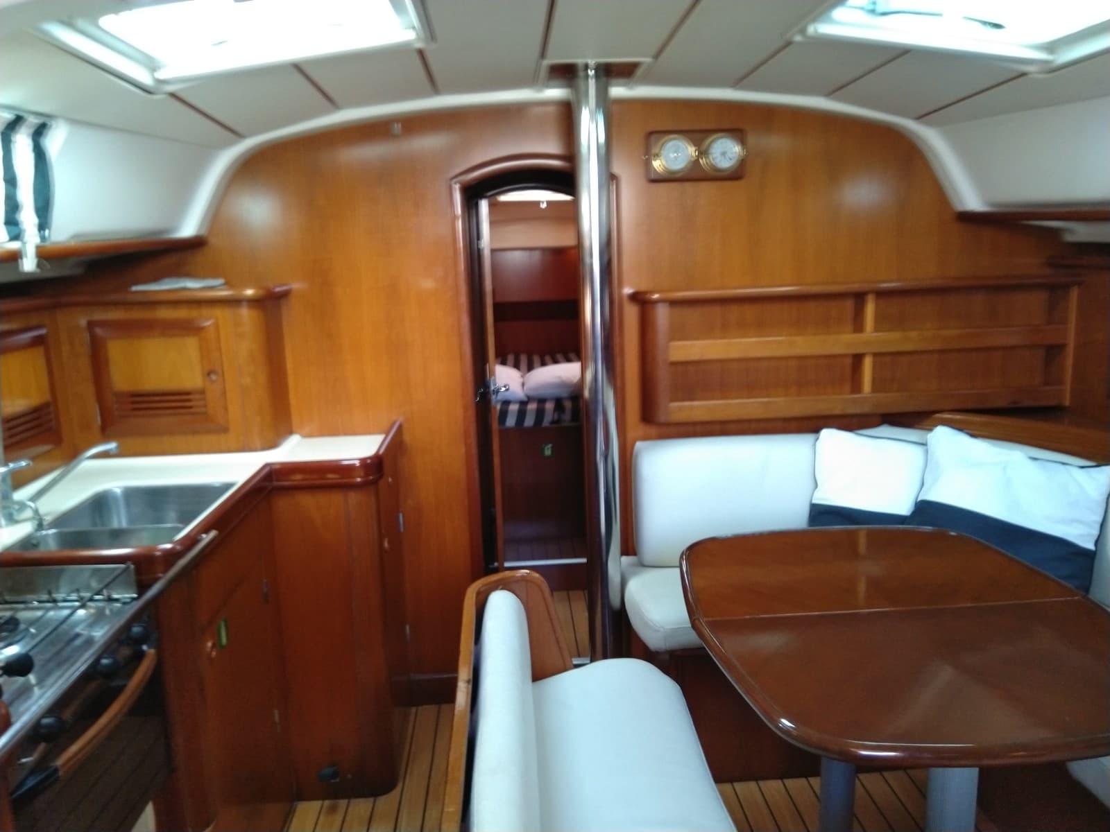Beneteau Oceanis 411 Nemesis – bilde 3 av 7