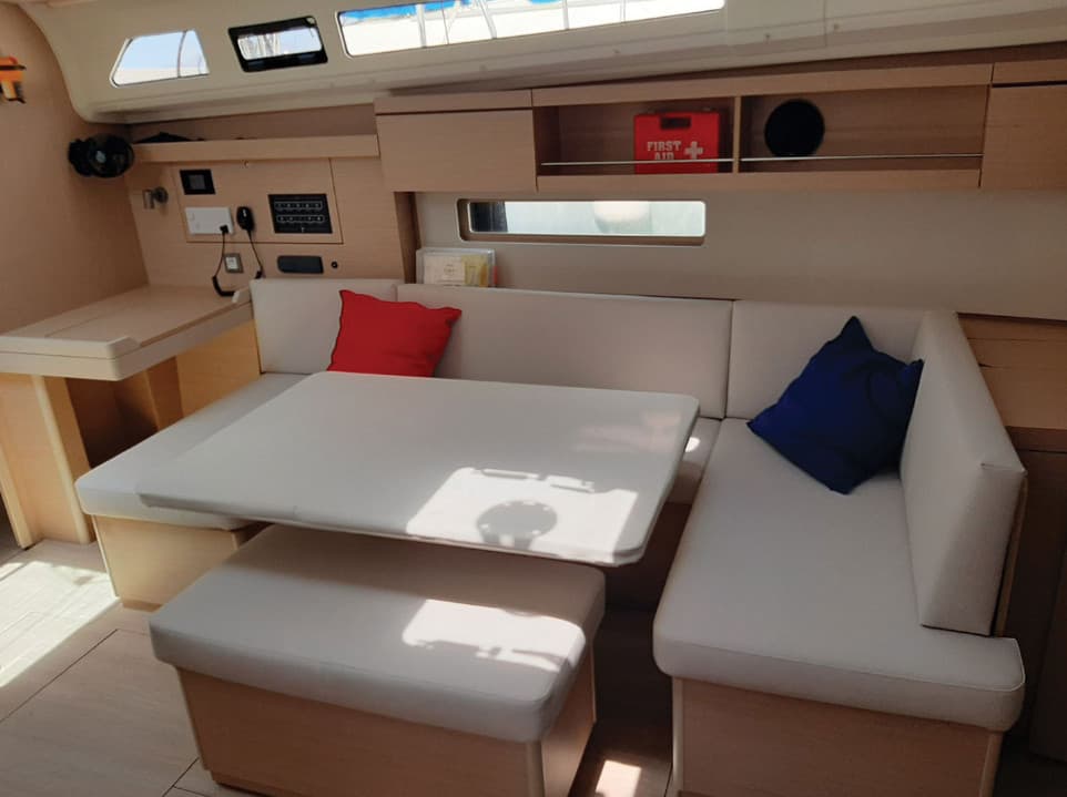 Beneteau Oceanis 40.1 Fots – bilde 2 av 14
