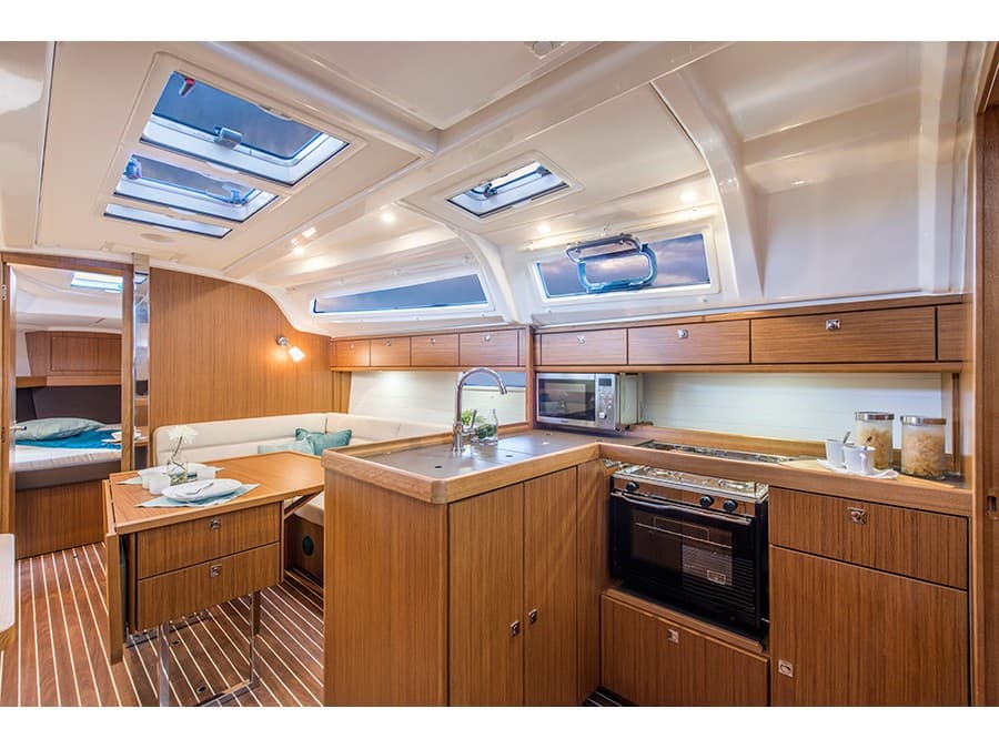Bavaria Cruiser 37 Gust – bilde 2 av 3