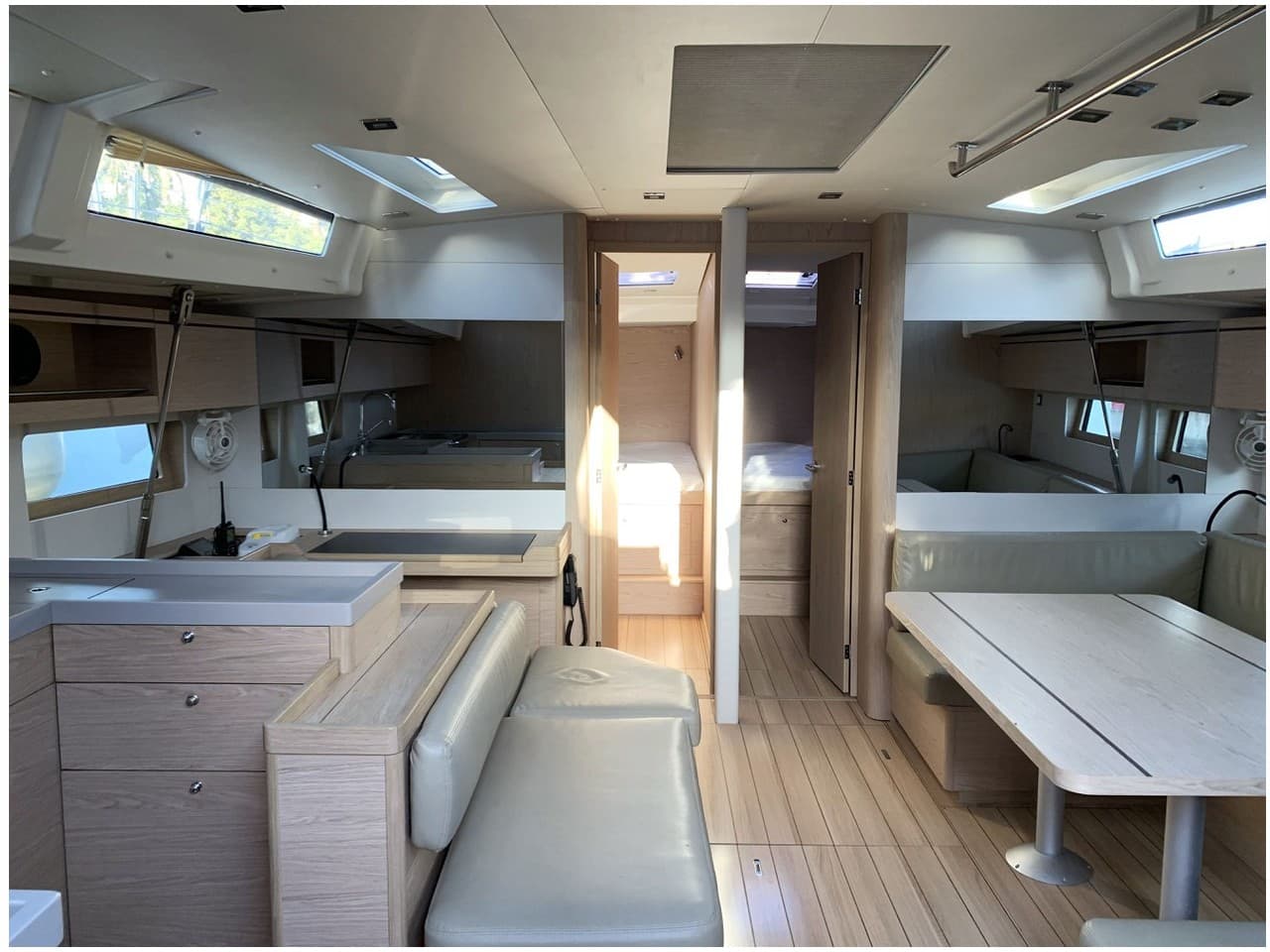 Beneteau Oceanis 51.1 Avocado – bilde 4 av 11