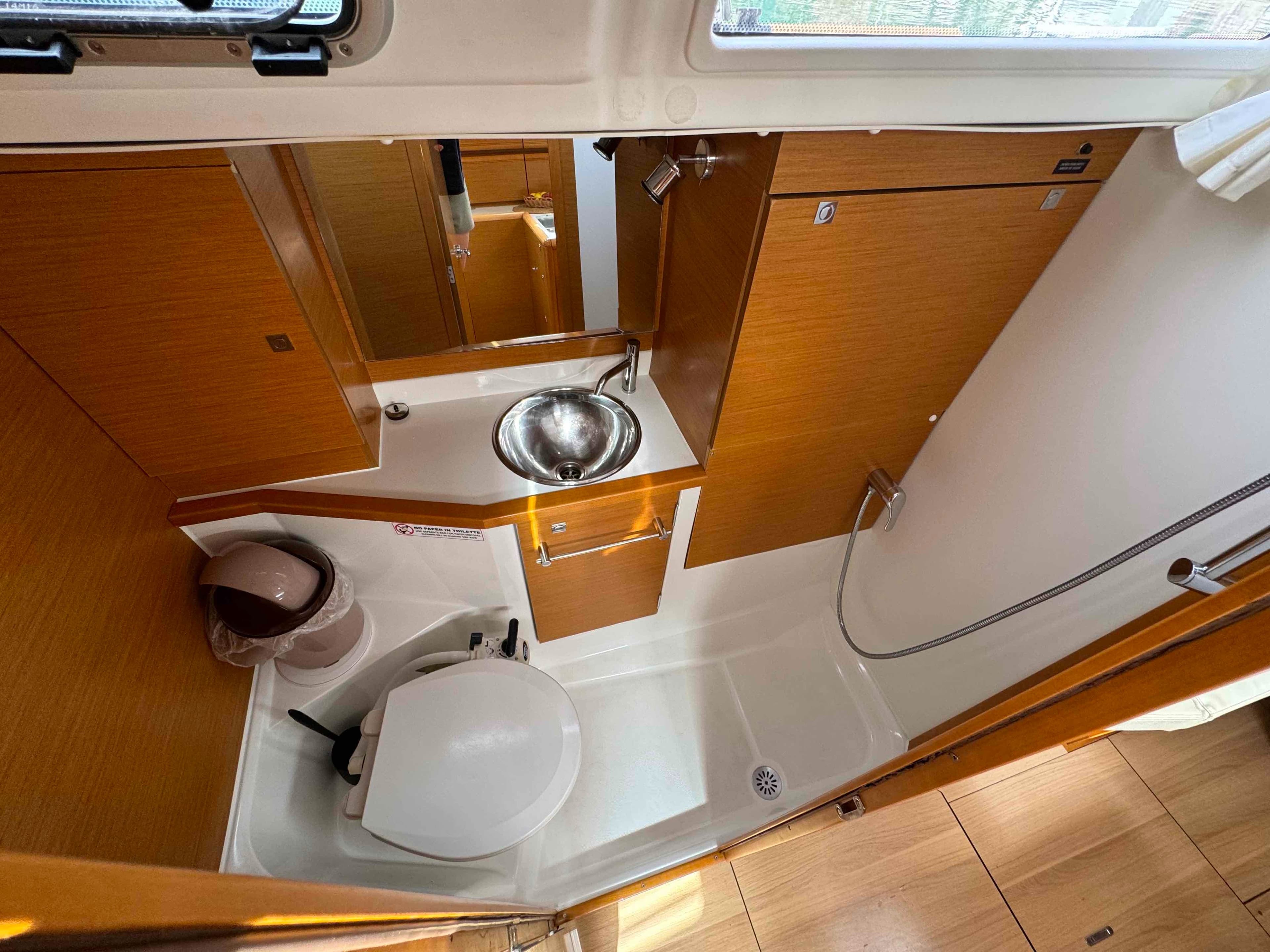 Jeanneau Sun Odyssey 389 ACE OF SPADES – bilde 4 av 11