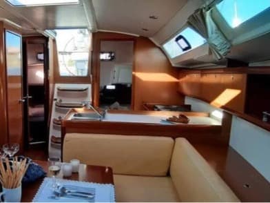 Beneteau Oceanis 37 Maria – bilde 2 av 12