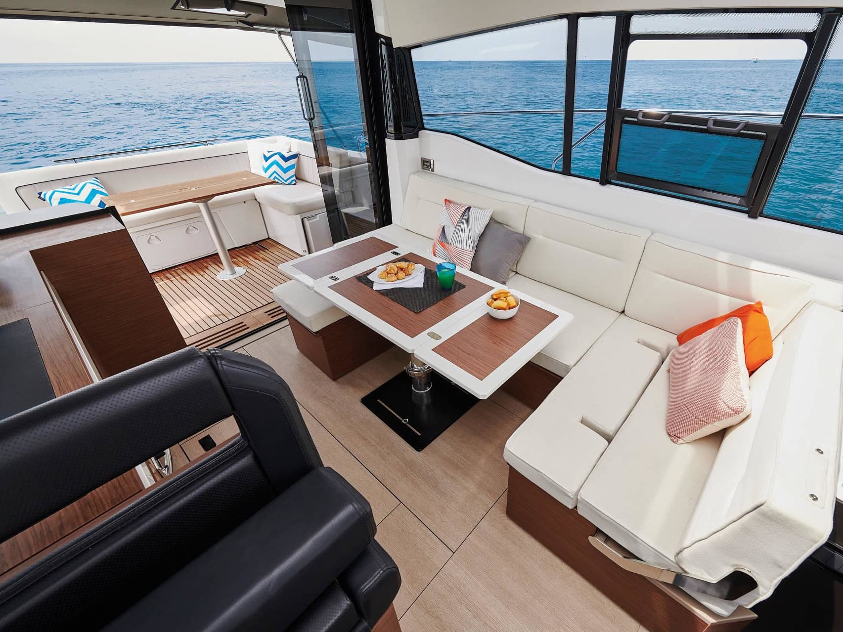 Jeanneau NC 37 Black Pearl – bilde 3 av 9