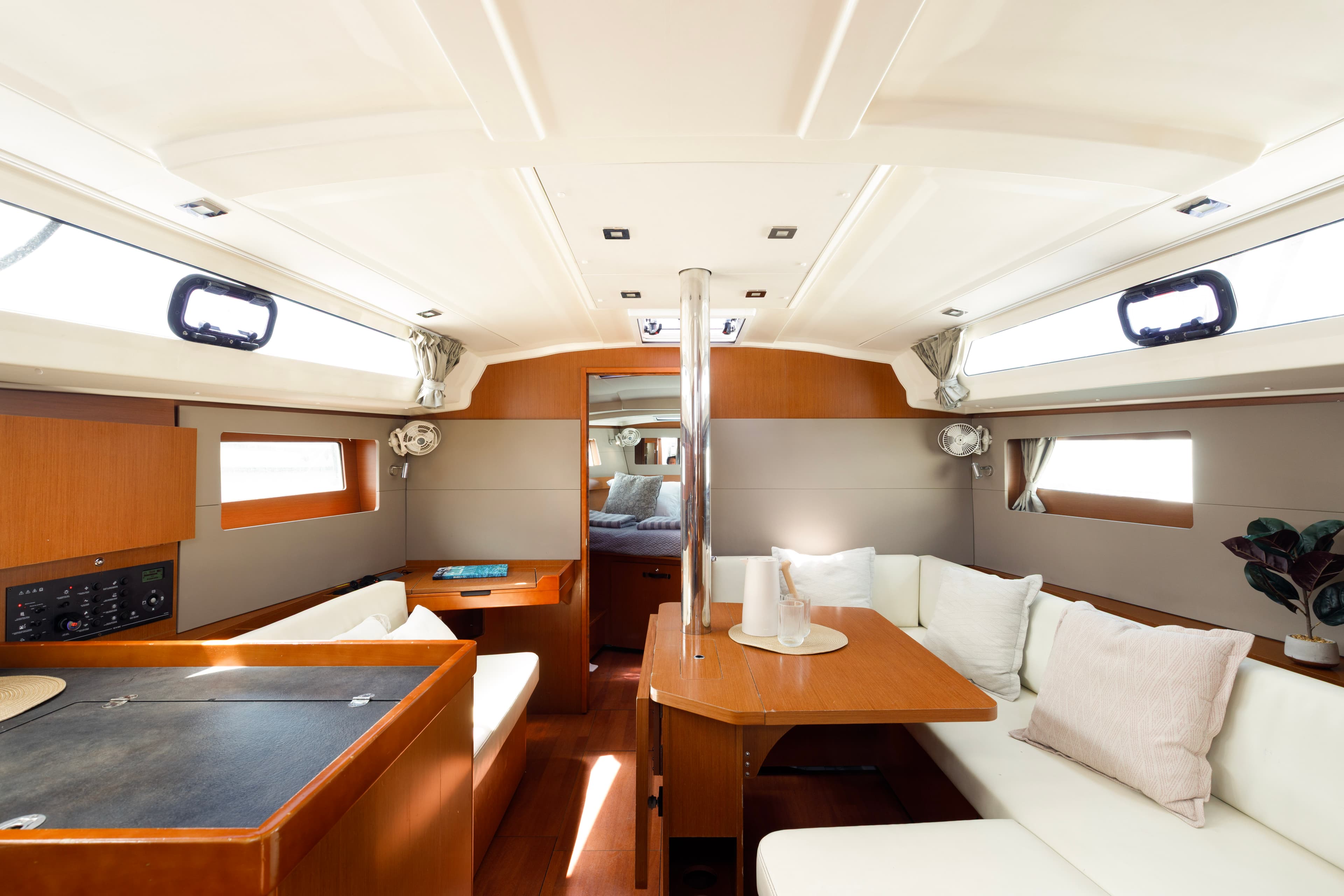 Beneteau Oceanis 41.1 Tureis – bilde 2 av 3