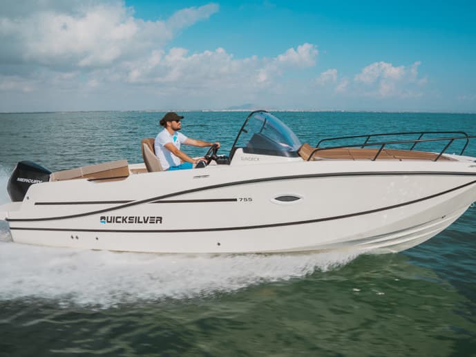 Quicksilver Activ 755 Sundeck Quicksilver Active 755 sundeck