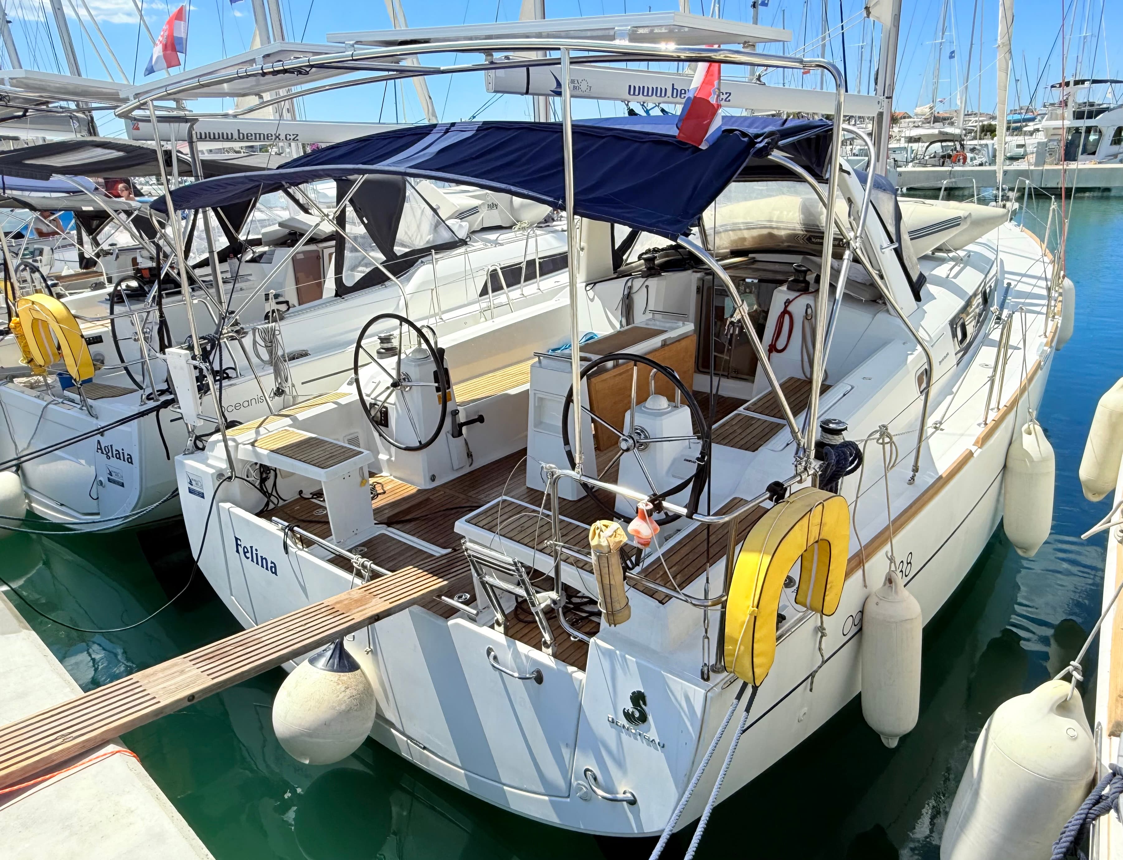 Beneteau Oceanis 38 Felina – bilde 3 av 16