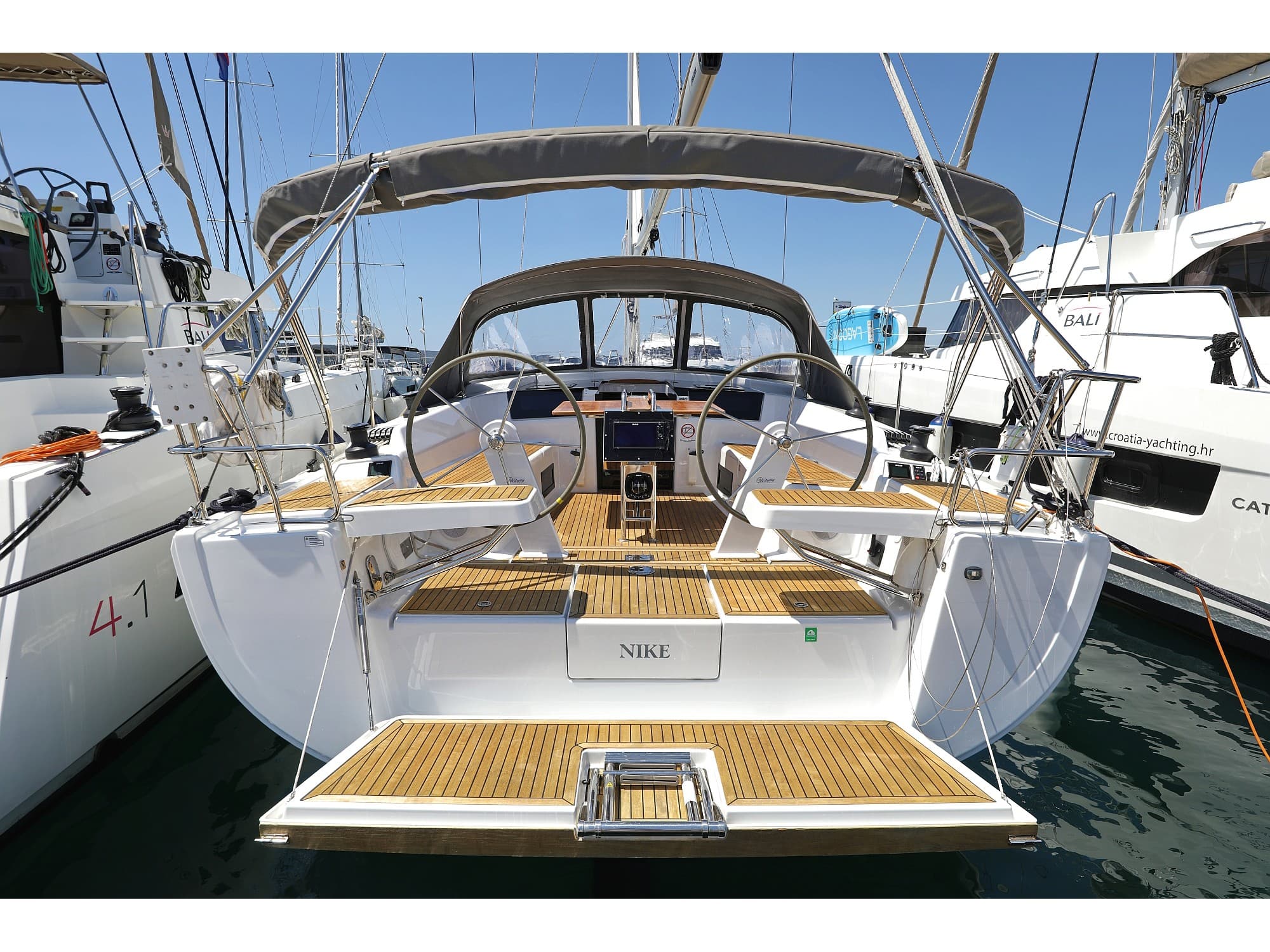Hanse 418 NIKE