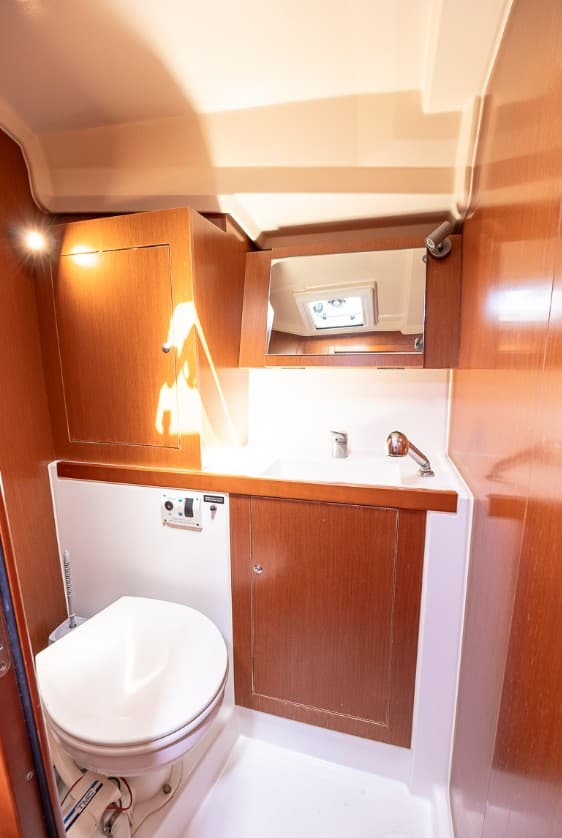 Beneteau Oceanis 41.1 Peace – bilde 3 av 8