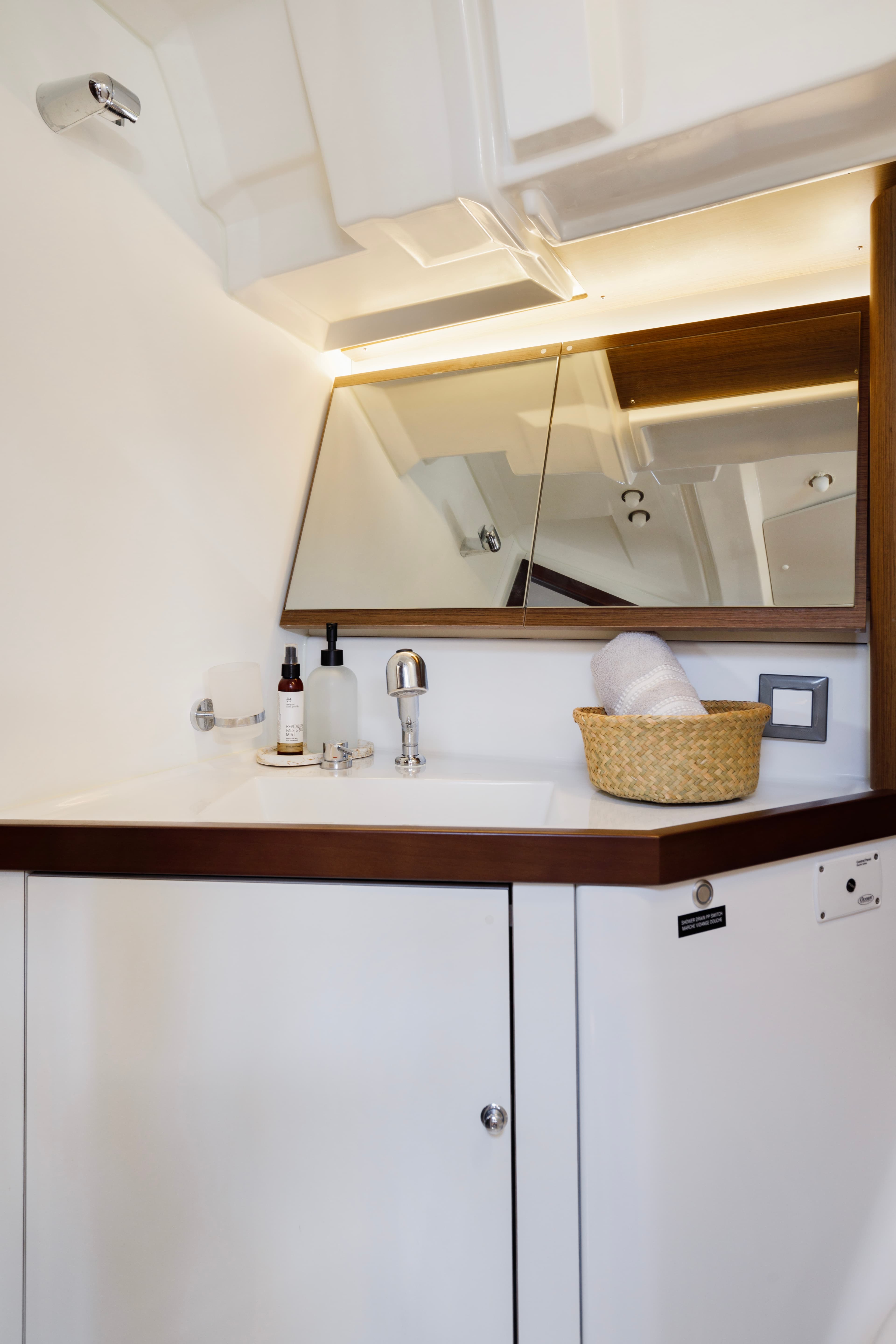 Beneteau Oceanis 46.1 Nailah – bilde 4 av 19