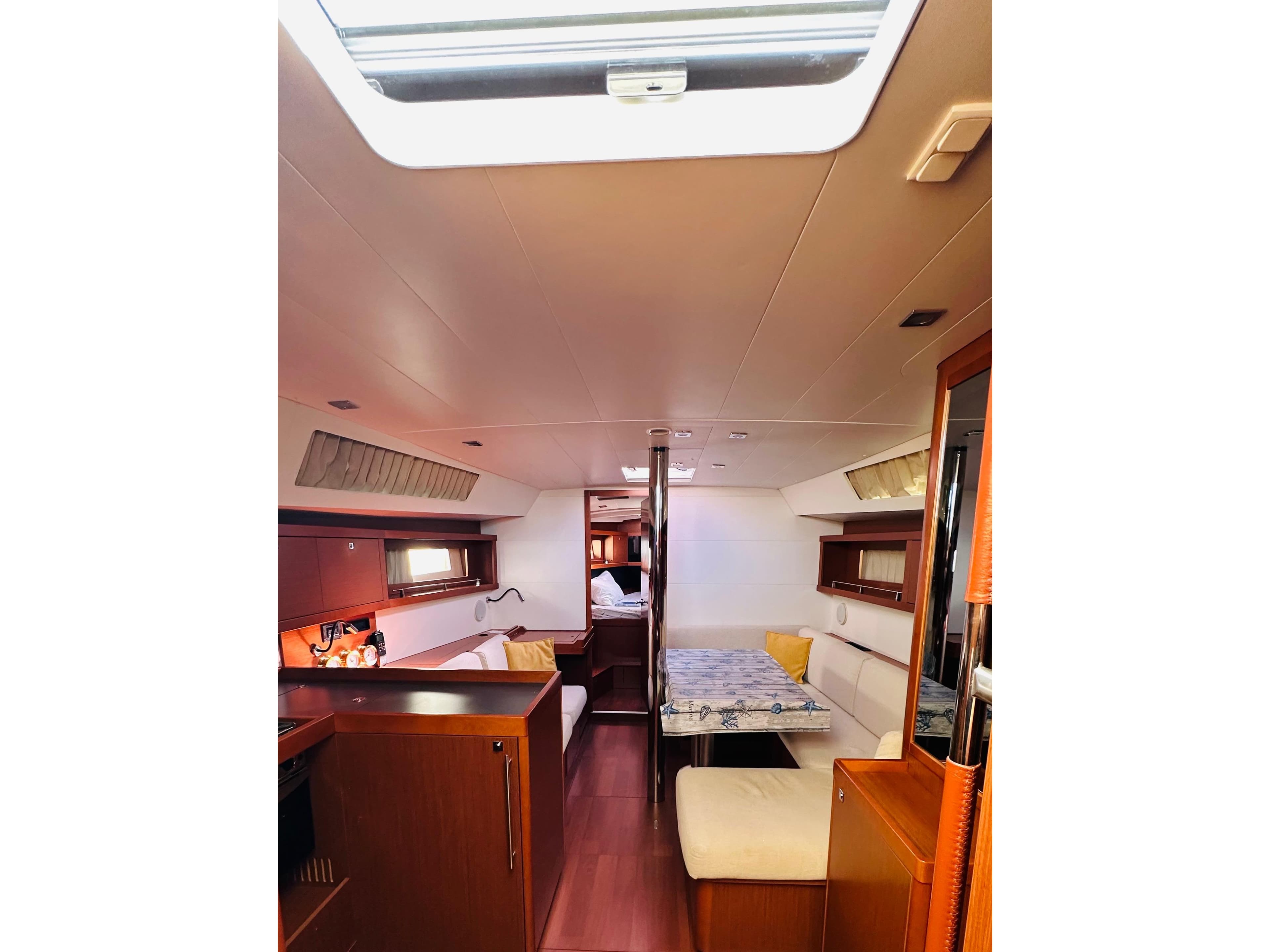 Beneteau Oceanis 41 Vittoria – bilde 2 av 4