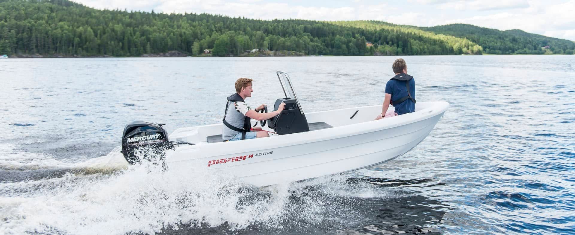 Vedlikehold av plastbåt – slik holder du glassfiberbåten som ny