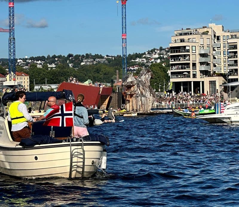 Leie Båt til Sankthansaften – Den Perfekte Måten å Feire på Vannet!