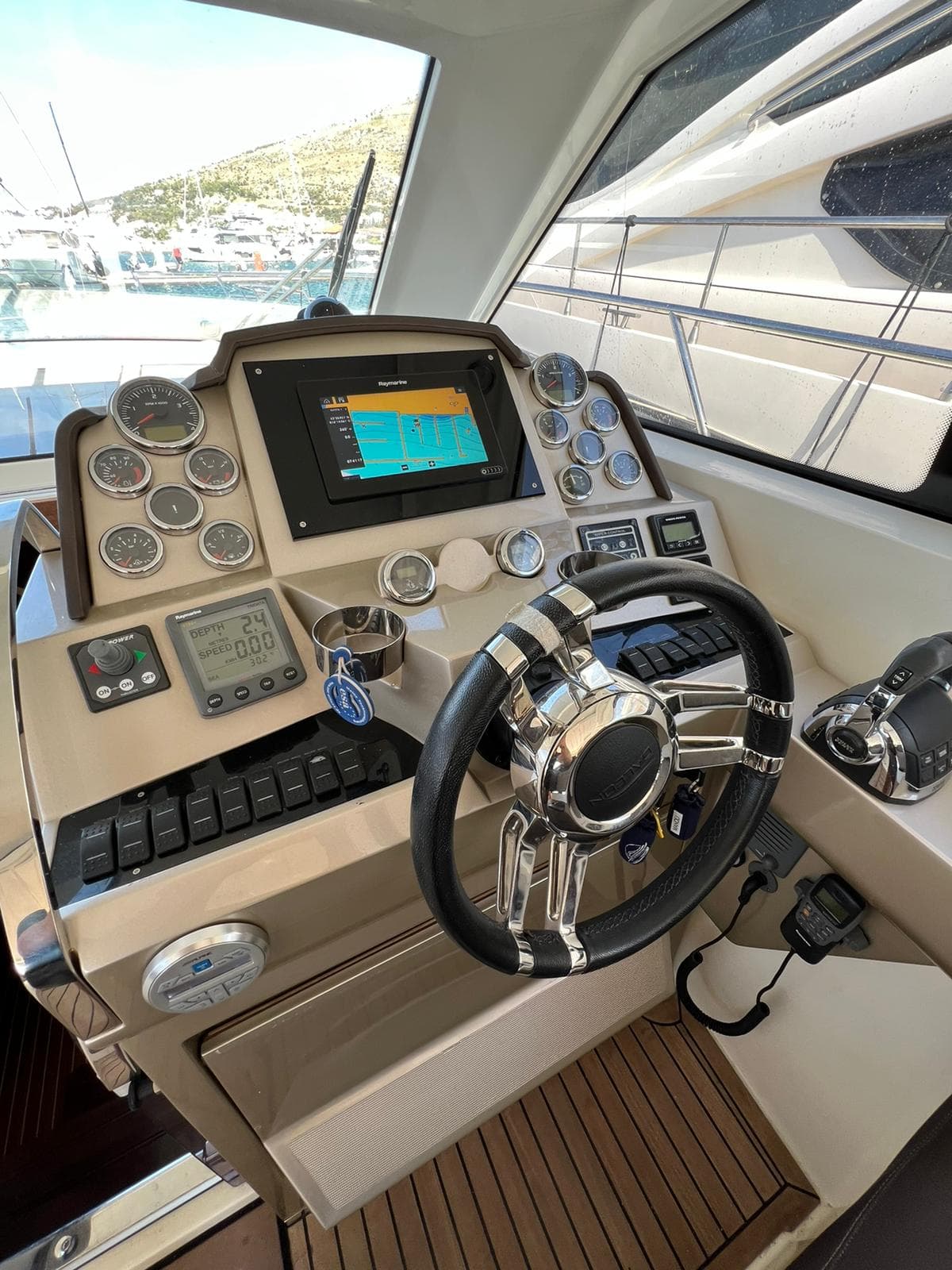 Galeon 385 HTS Manoli – bilde 4 av 18