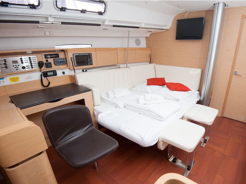 Beneteau First 45 XENA – bilde 2 av 10