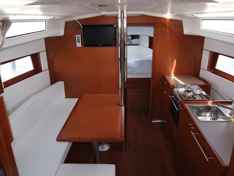 Beneteau Oceanis 38.1 L'una Grossa - Comfort line – bilde 2 av 3