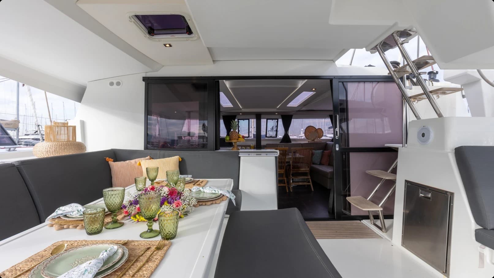 Fountaine Pajot Saona 47 NEFELI – bilde 4 av 13