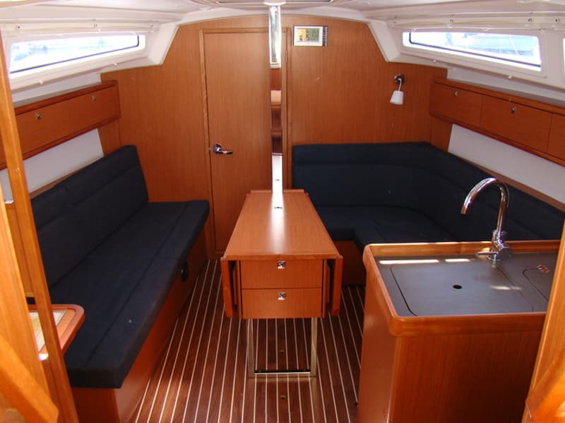 Bavaria 33 Cruiser (1682 BG) – bilde 2 av 3