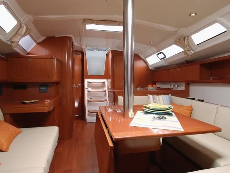 Beneteau Oceanis 37 Ioanna – bilde 2 av 3