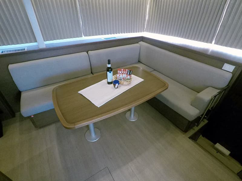 Lagoon 450 Zuzo 2 – bilde 5 av 58