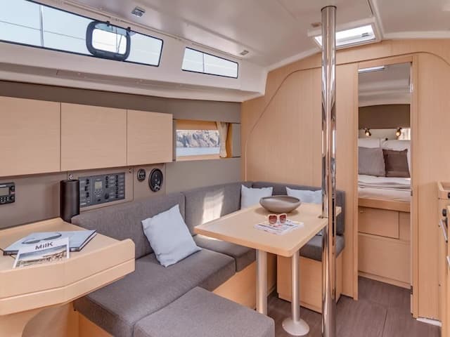 Beneteau Oceanis 38 KOS38.1 – bilde 2 av 3