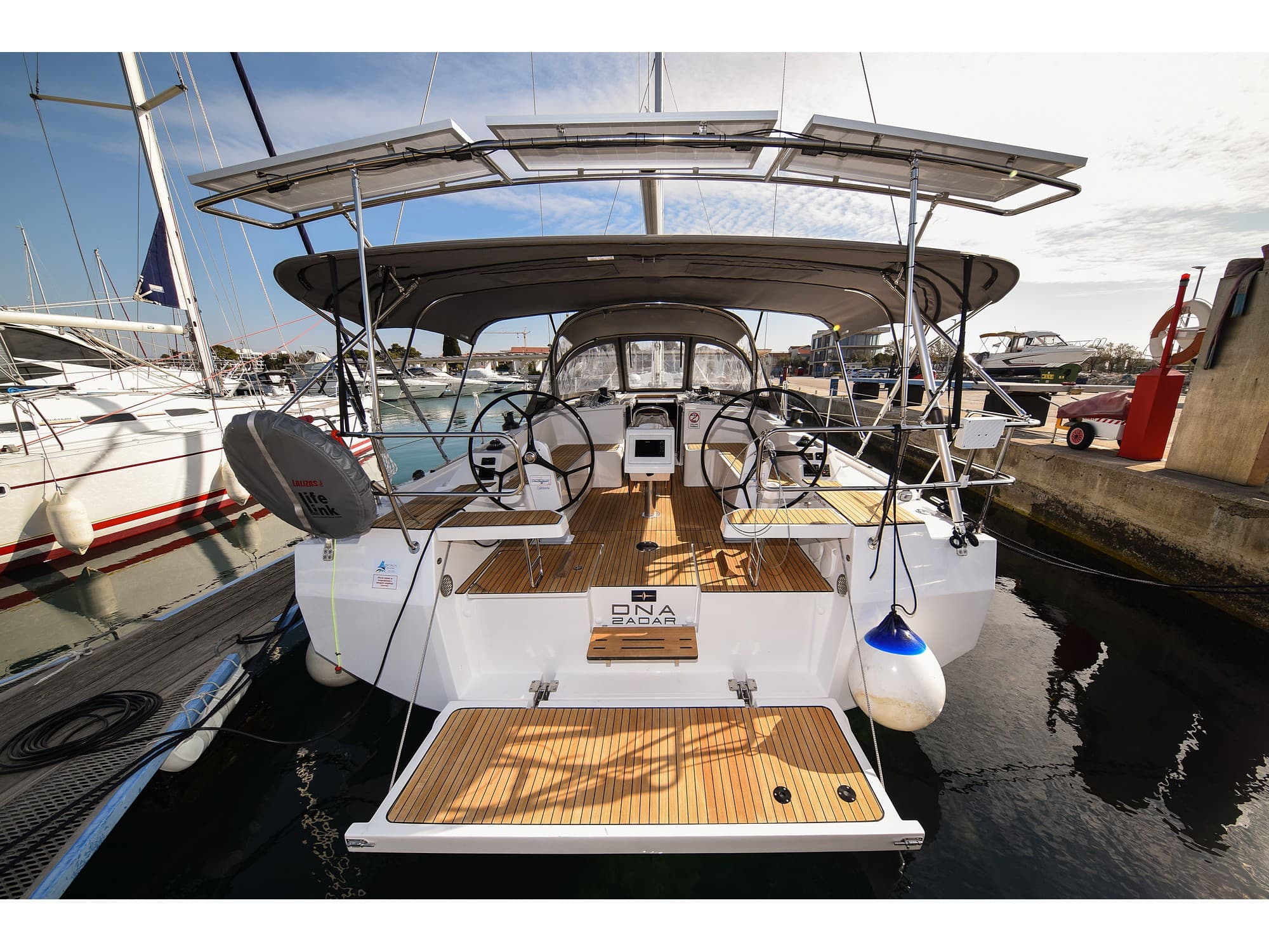 Bavaria C42 Dna