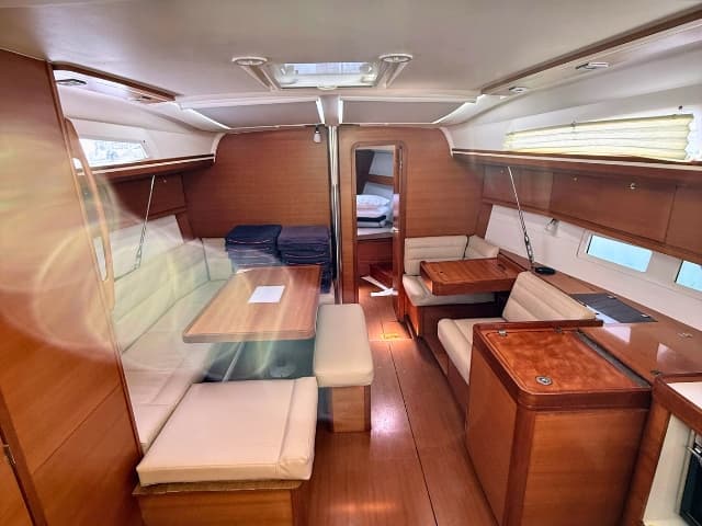 Dufour 410 Grand Large Freedom – bilde 2 av 3