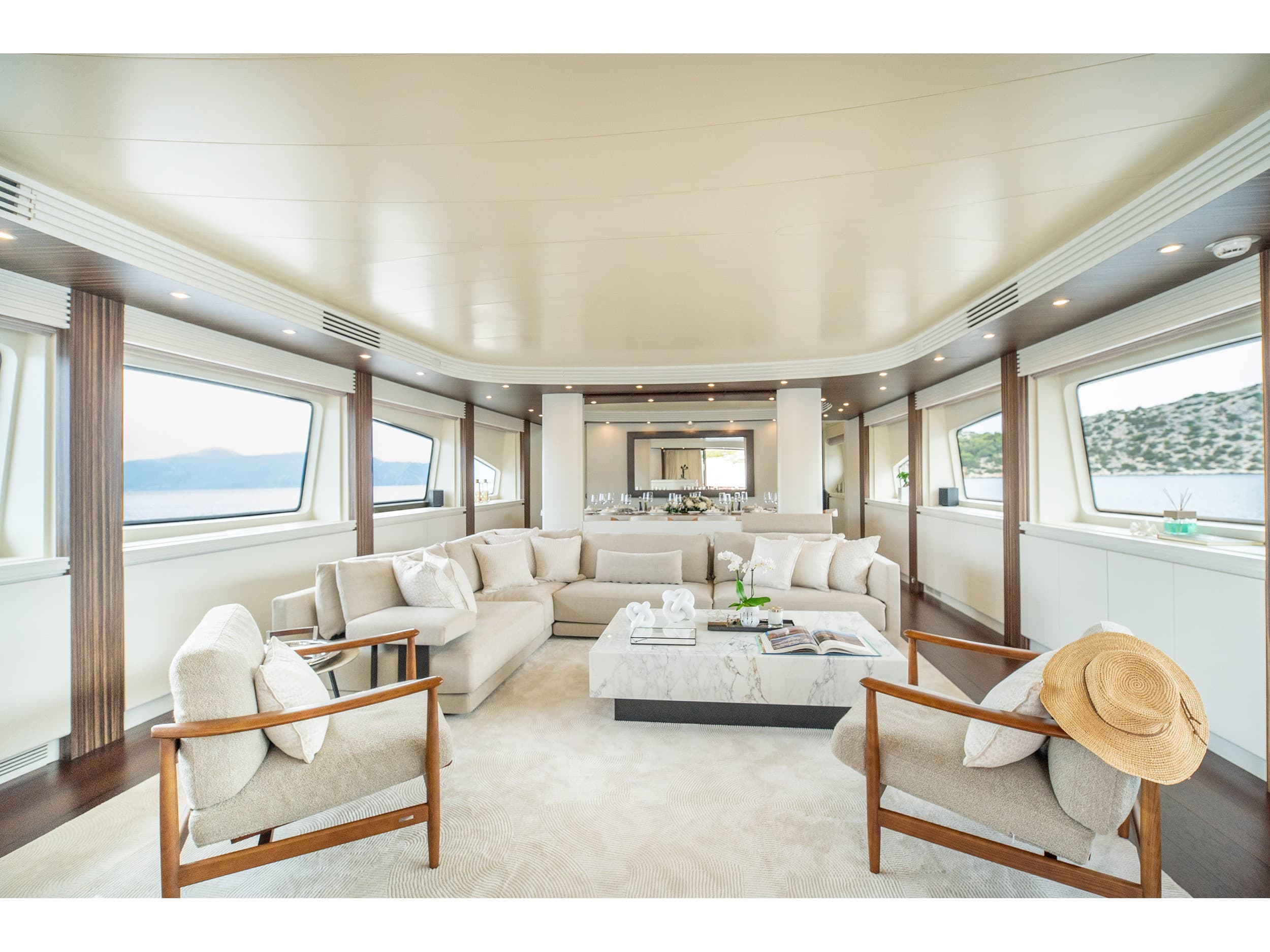 Luxury Motor Yacht Pareaki II – bilde 2 av 3