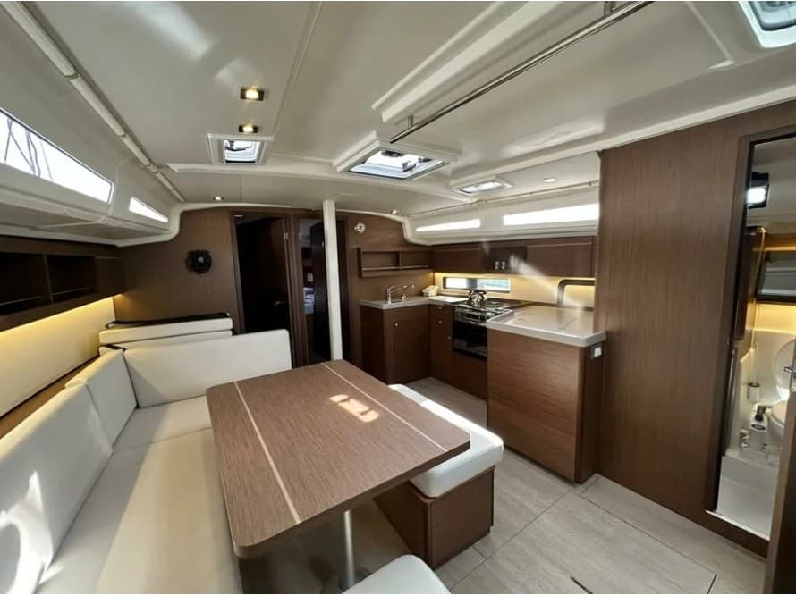 Beneteau Oceanis 40.1 AF-O40.1 – bilde 2 av 3
