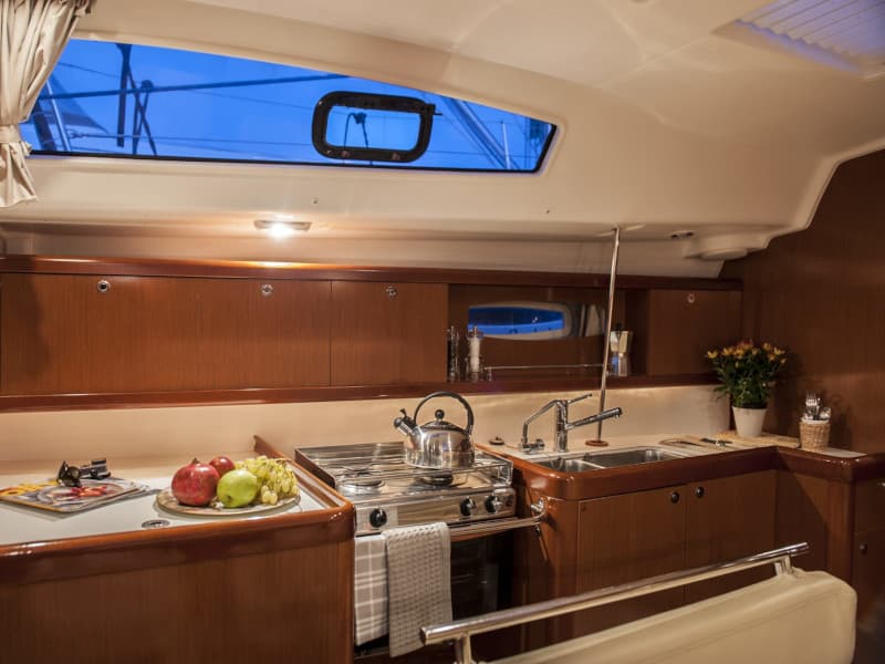 Beneteau Oceanis 43 OASIS - | Bowthruster | Solar P – bilde 3 av 26