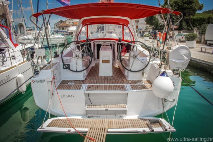 Beneteau Oceanis 35 DALMAR – bilde 2 av 9