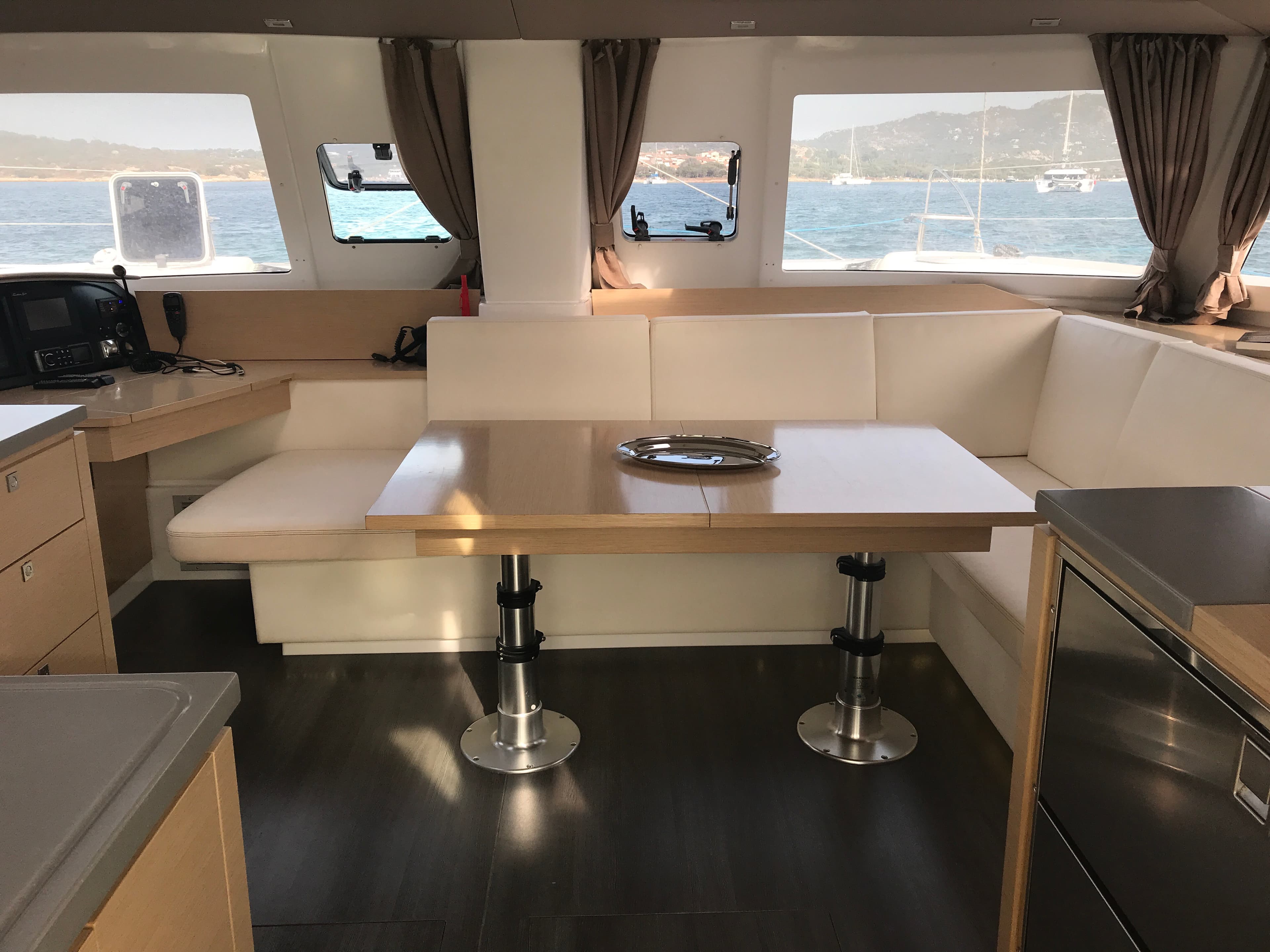 Fountaine Pajot Helia 44 Pixie Dixie – bilde 2 av 20