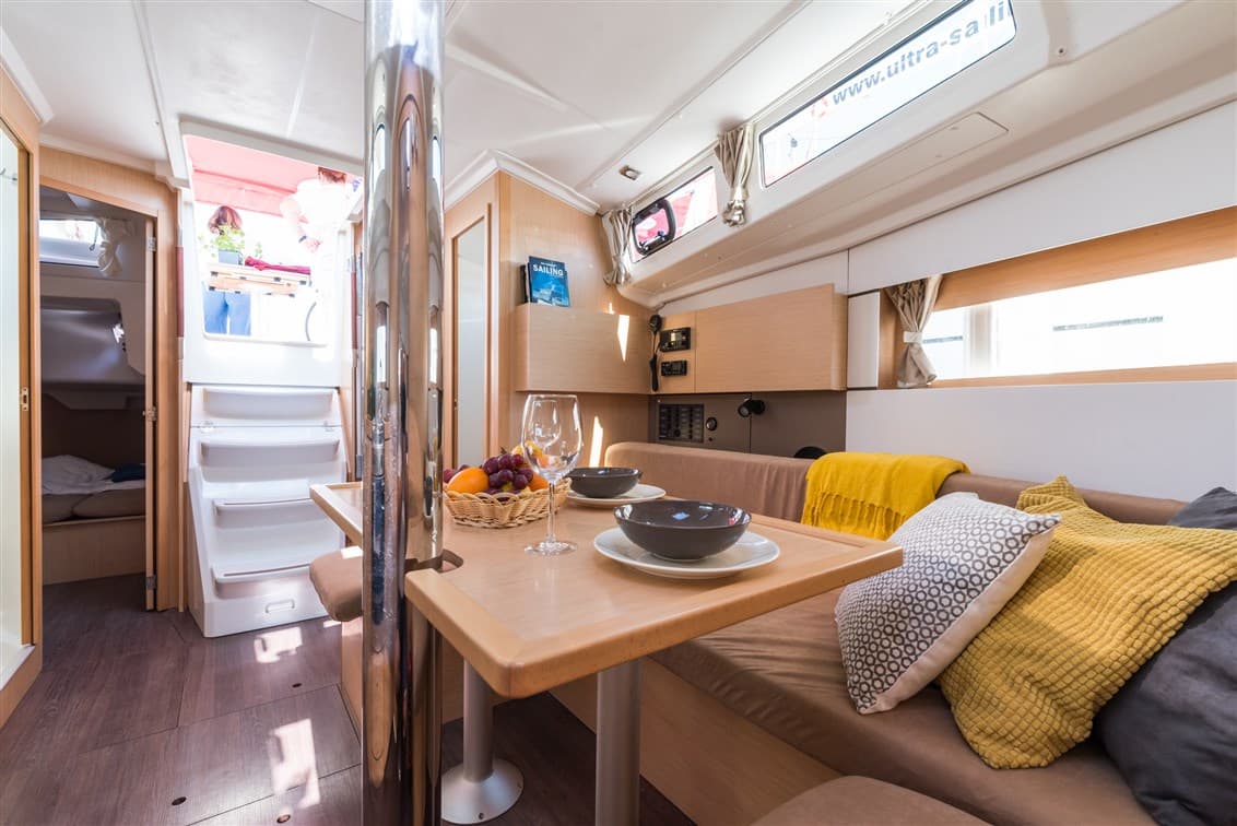 Beneteau Oceanis 38 RUSALKA – bilde 3 av 17